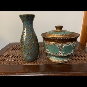Lot 2- Vase w/glaze pottery & clay pot vintage